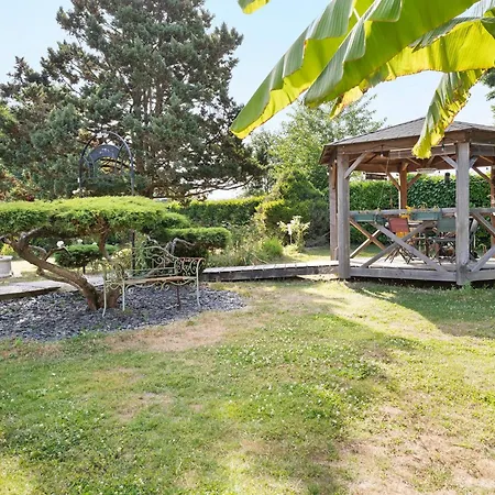 Le Relais Des Hirondelles Oda ve Kahvaltı Nyoiseau
